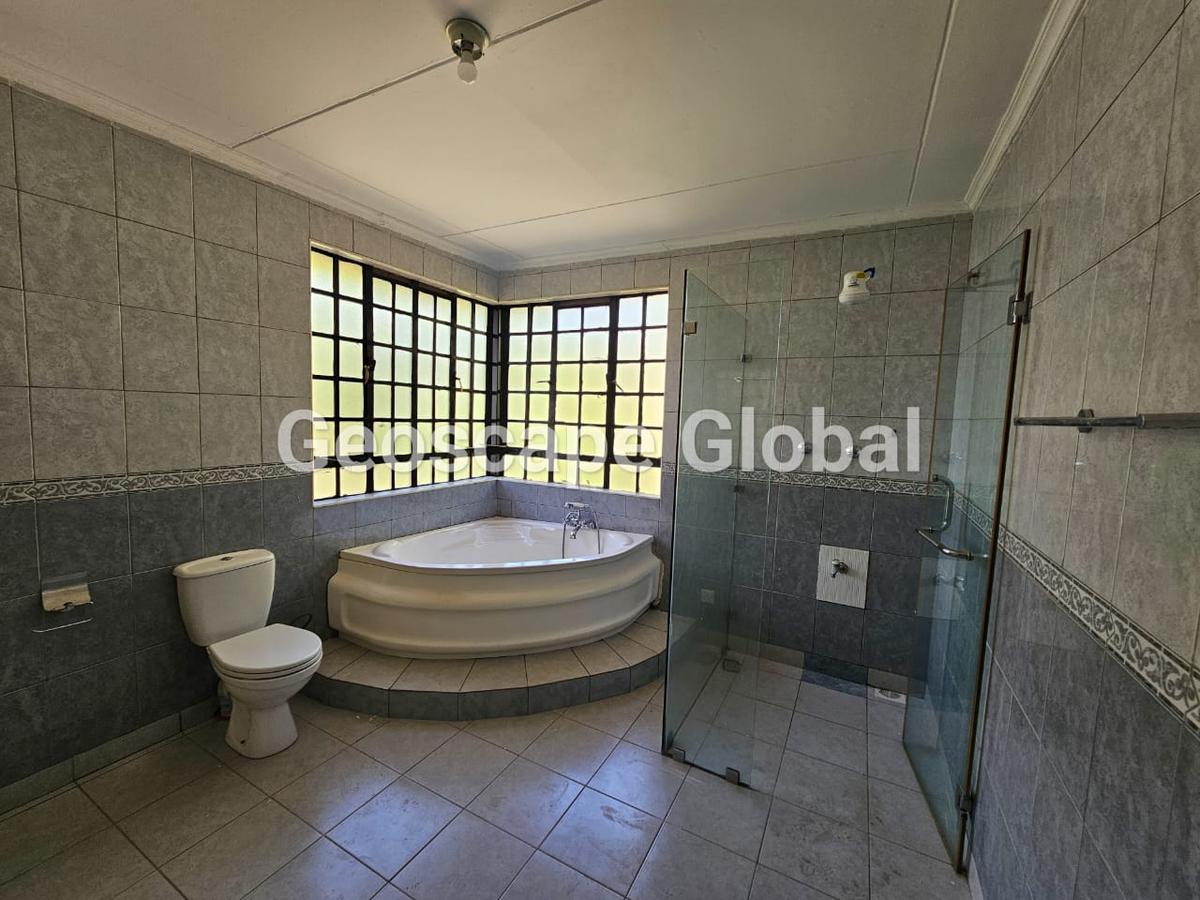 5 Bed House with En Suite at Muthaiga North - 13