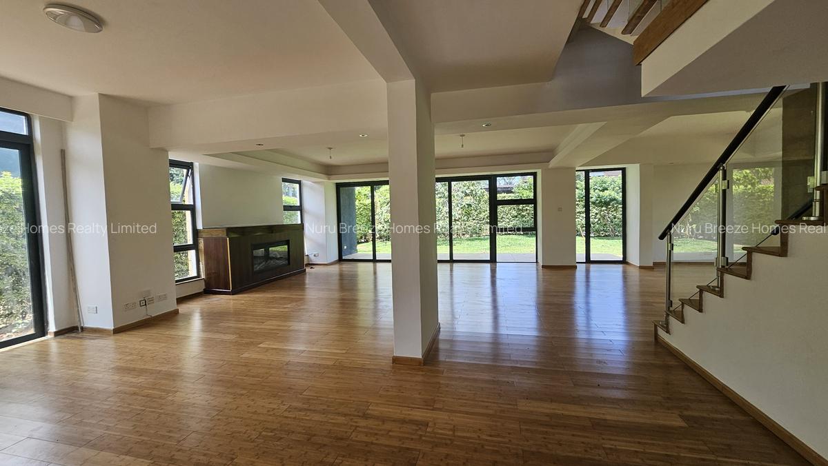 4 Bed Townhouse with En Suite in Ridgeways - 17