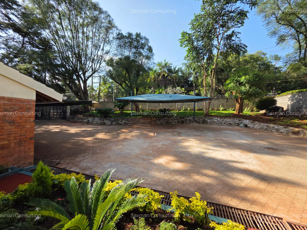 4 Bed House with En Suite in Runda - 17