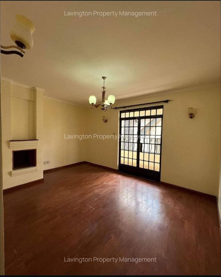 5 Bed Townhouse with En Suite at Lavington Green - 7