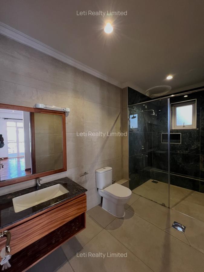 6 Bed Townhouse with En Suite in Lavington - 13