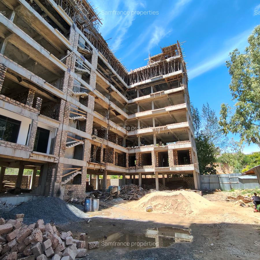 Serviced 1 Bed Apartment with En Suite at Serena Road - 7