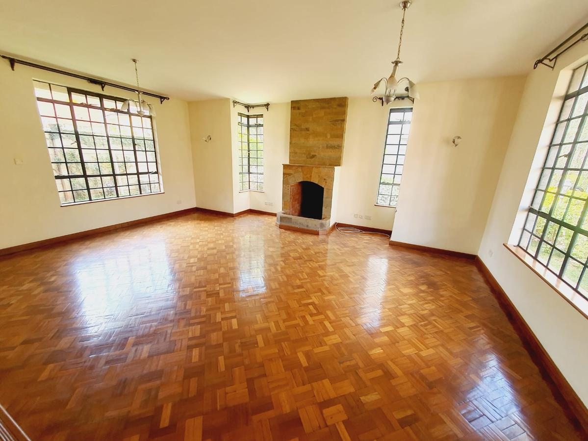 4 Bed Townhouse with En Suite at Lavington - 12
