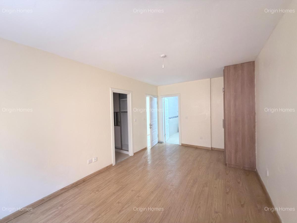 3 Bed Apartment with En Suite at Lavington - 3