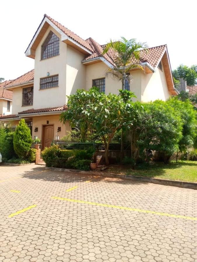 6 Bed Townhouse with En Suite at Lavington - 14