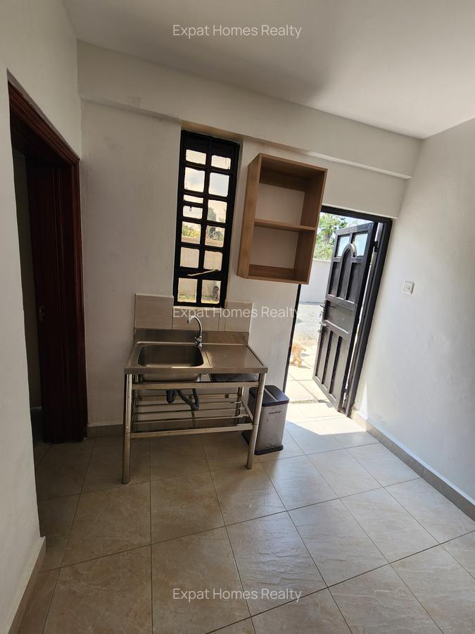 1 Bed House with Garden in Lavington - 7