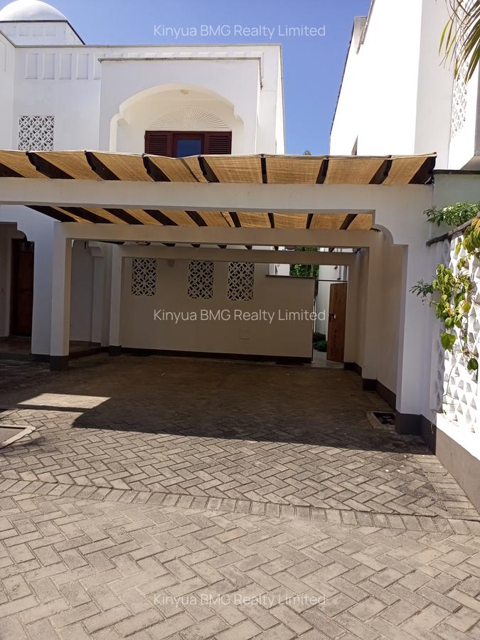 4 Bed Townhouse with En Suite in Nyali Area - 4