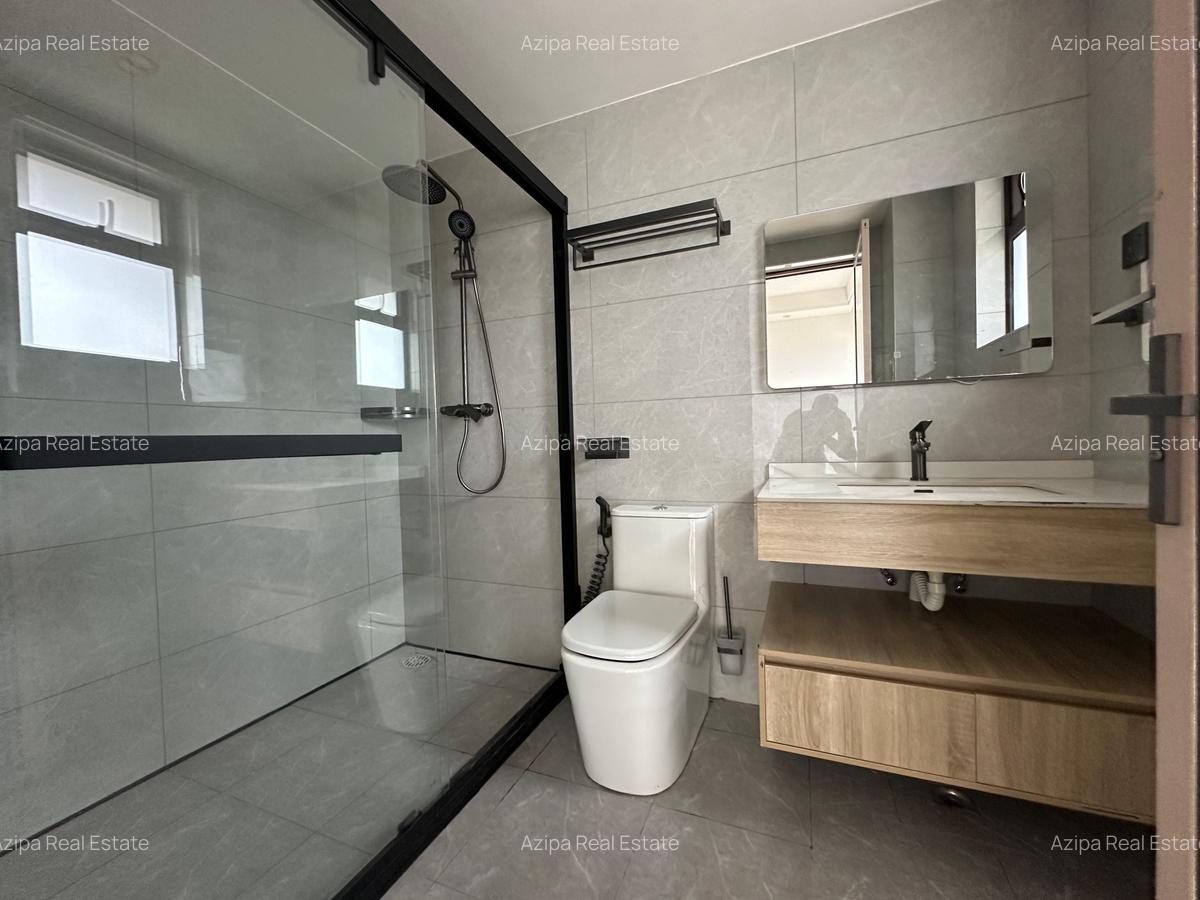 3 Bed Apartment with En Suite at Riverside - 6