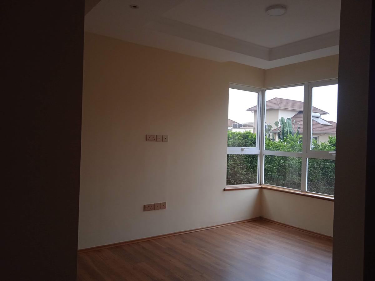 4 Bed House with En Suite in Runda - 9