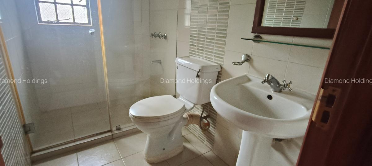 5 Bed Townhouse with En Suite at Runda - 18