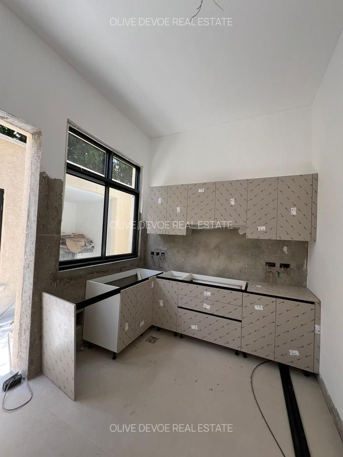 6 Bed Townhouse with En Suite in Lavington - 7