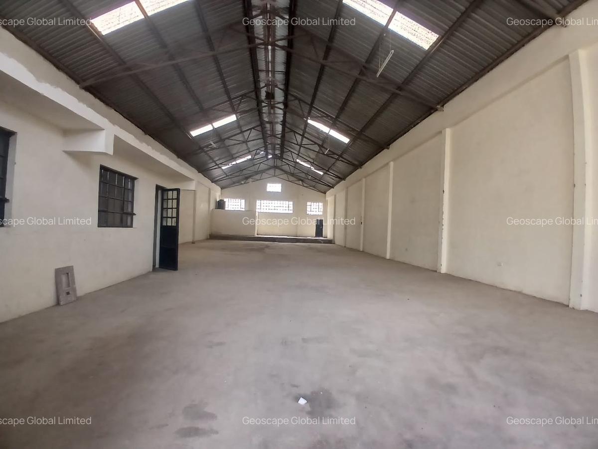 4,998 ft² Warehouse with Backup Generator in Industrial Area - 2