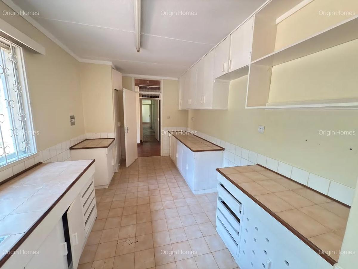 4 Bed House with En Suite at Loresho - 9