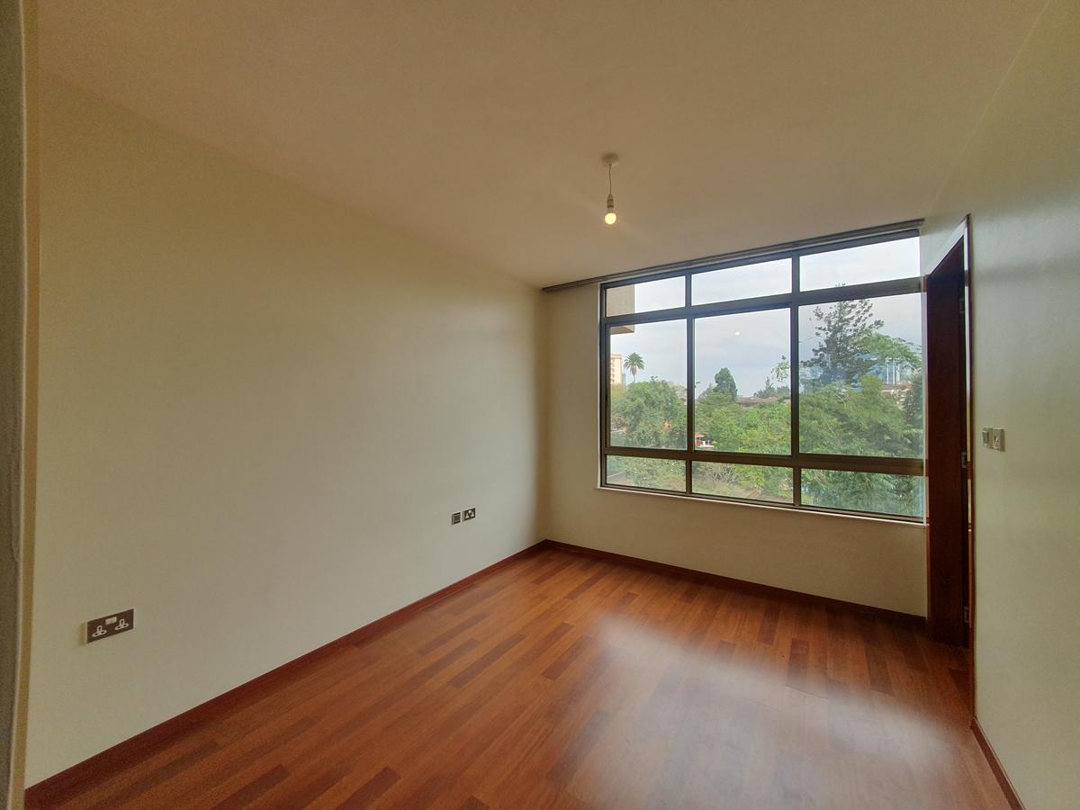 3 Bed Apartment with En Suite at 6Th Parklands Avenue - 8