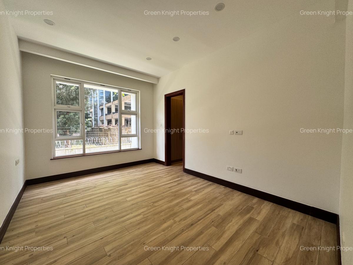 Serviced 4 Bed Apartment with En Suite in Parklands - 10