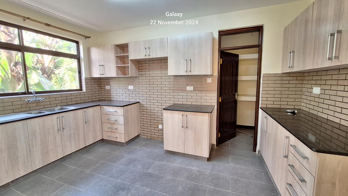 3 Bed Apartment with En Suite at Valley Arcade - 11