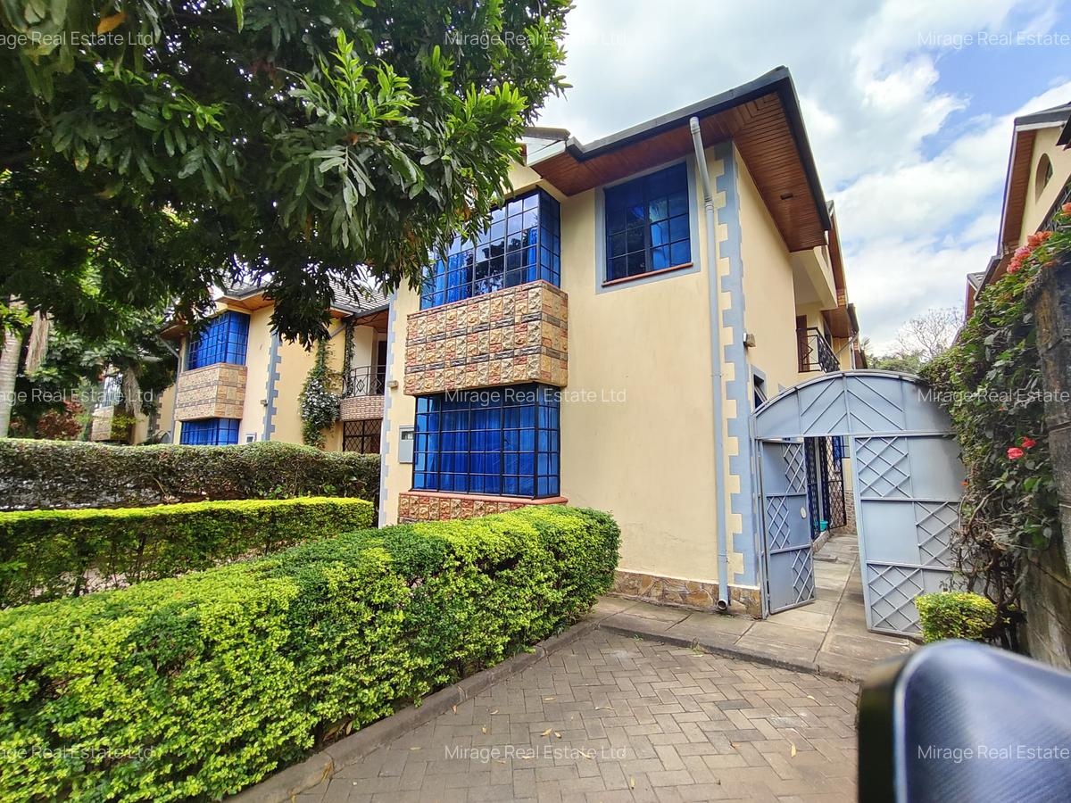 4 Bed Villa with En Suite in Lavington - 3