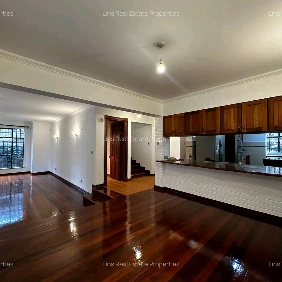 4 Bed Townhouse with En Suite in Spring Valley - 16