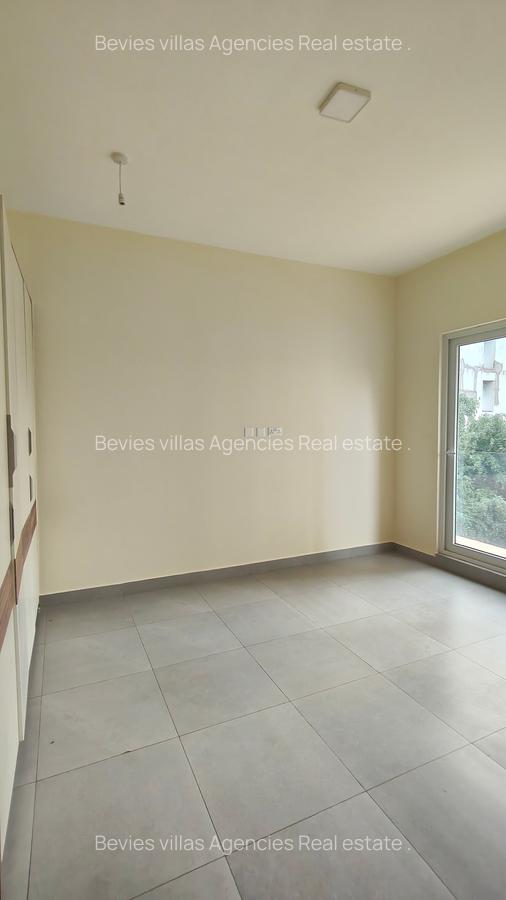 2 Bed Apartment with En Suite at Parklands - 10