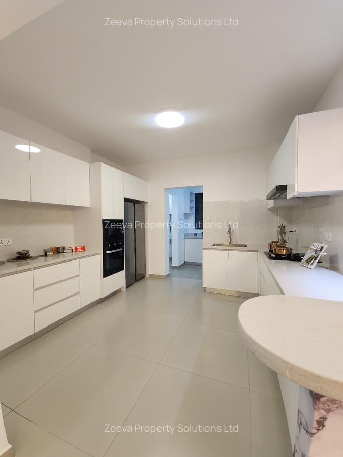 3 Bed Apartment with En Suite in Lavington - 5