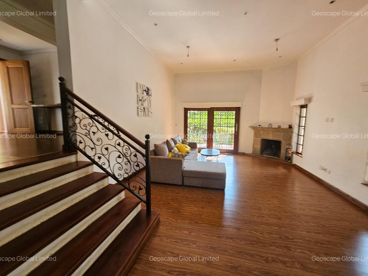 4 Bed Villa with En Suite in Spring Valley - 10