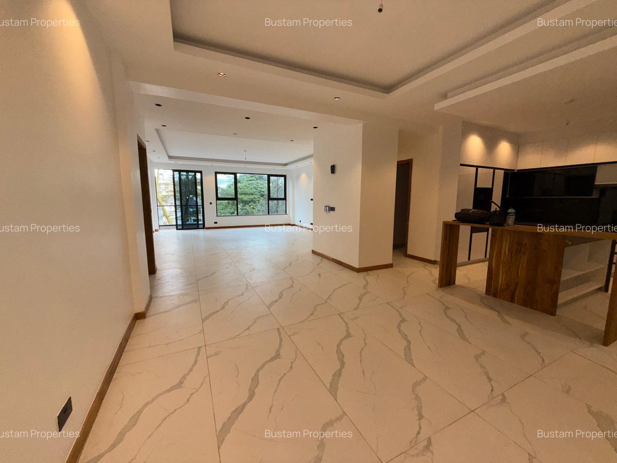 5 Bed Apartment with En Suite in Spring Valley - 16