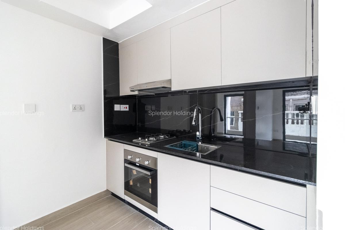 1 Bed Apartment with Swimming Pool in Kilimani - 5