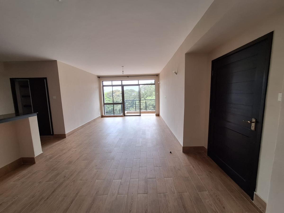 3 Bed Apartment with En Suite at Near Isk - 2