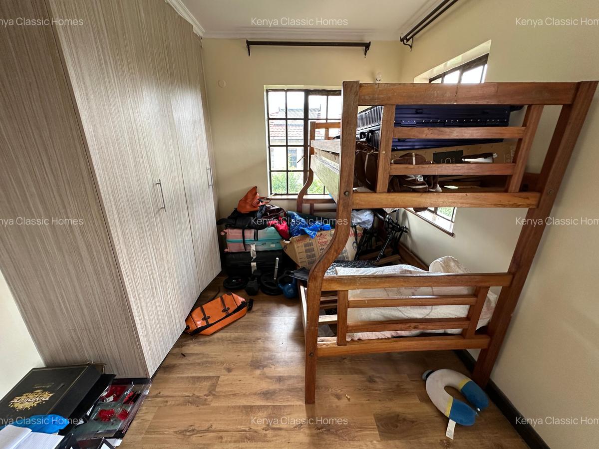 4 Bed House with En Suite at Redhill - 13