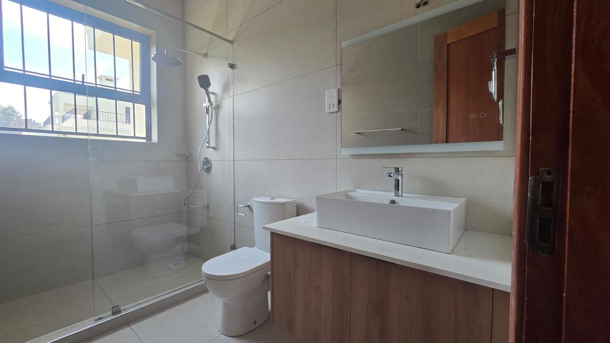 5 Bed House with En Suite in Loresho - 9