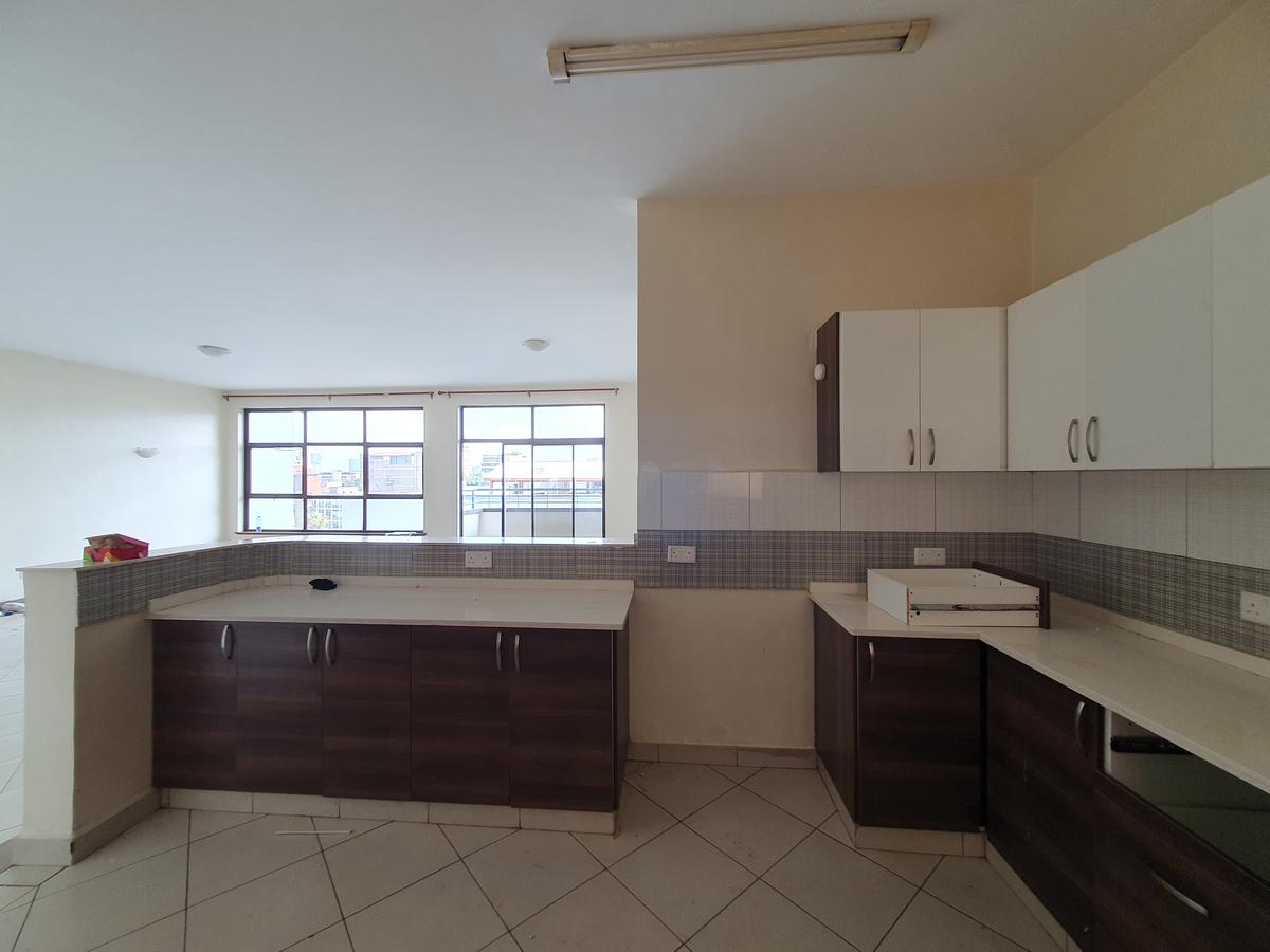 3 Bed Apartment with En Suite at Mpaka Rd - 4