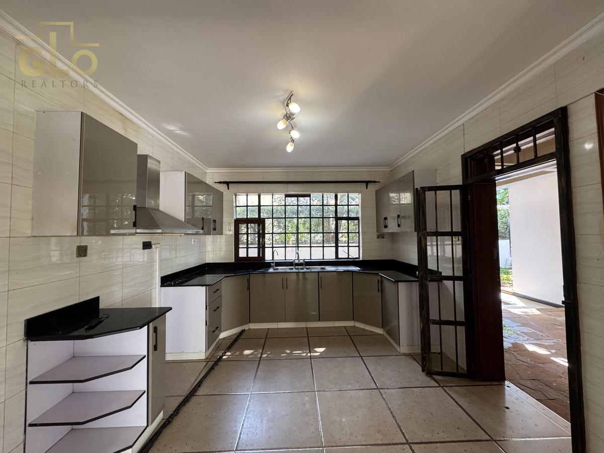 4 Bed Villa with En Suite in Kiambu Road - 12