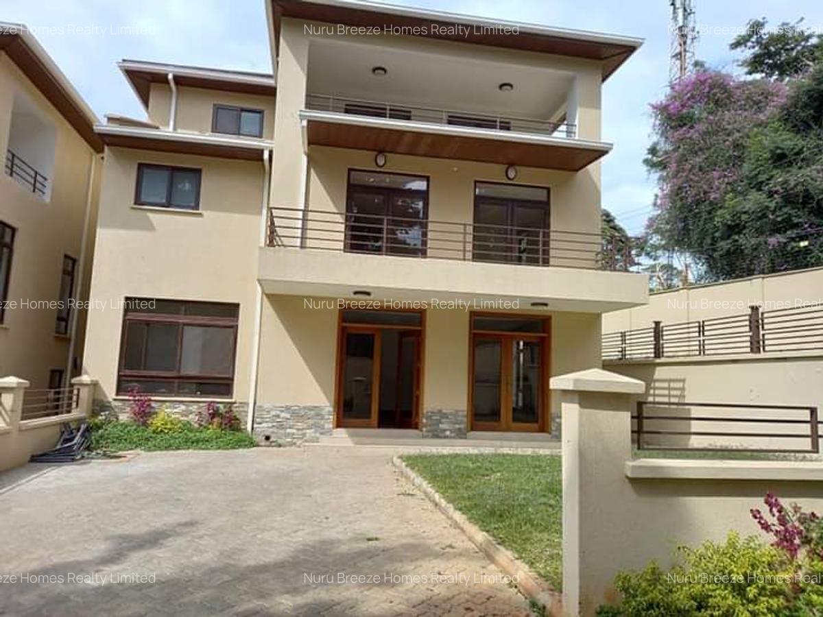 5 Bed Townhouse with En Suite in Lavington - 1