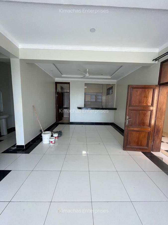 2 Bed Apartment with En Suite at Off Links Road - 12