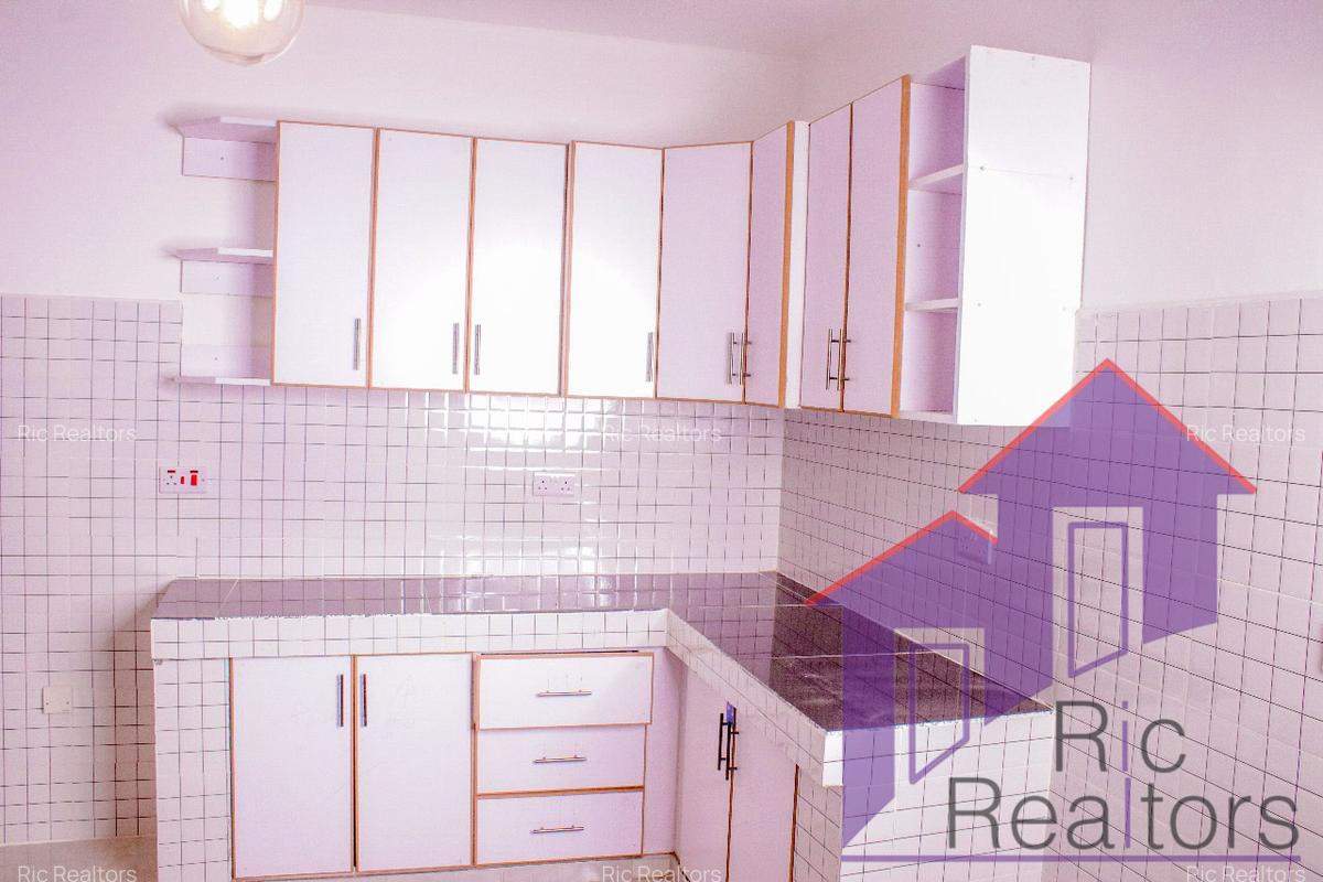 3 Bed House with En Suite at Aacia Road - 6