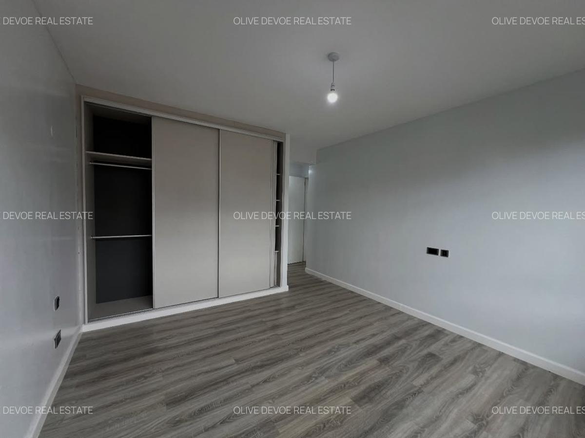 5 Bed Villa with En Suite in Runda - 5