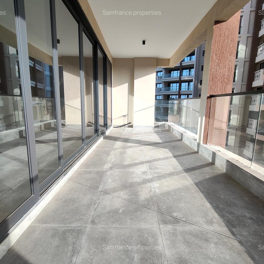 3 Bed Apartment with En Suite at Links Road - 10