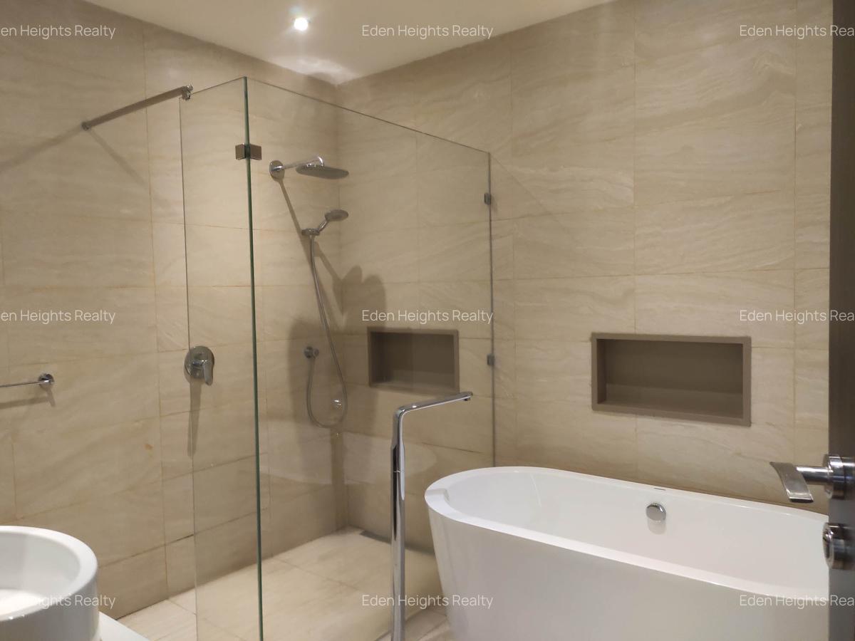 Furnished 3 Bed Apartment with En Suite in Riverside - 11