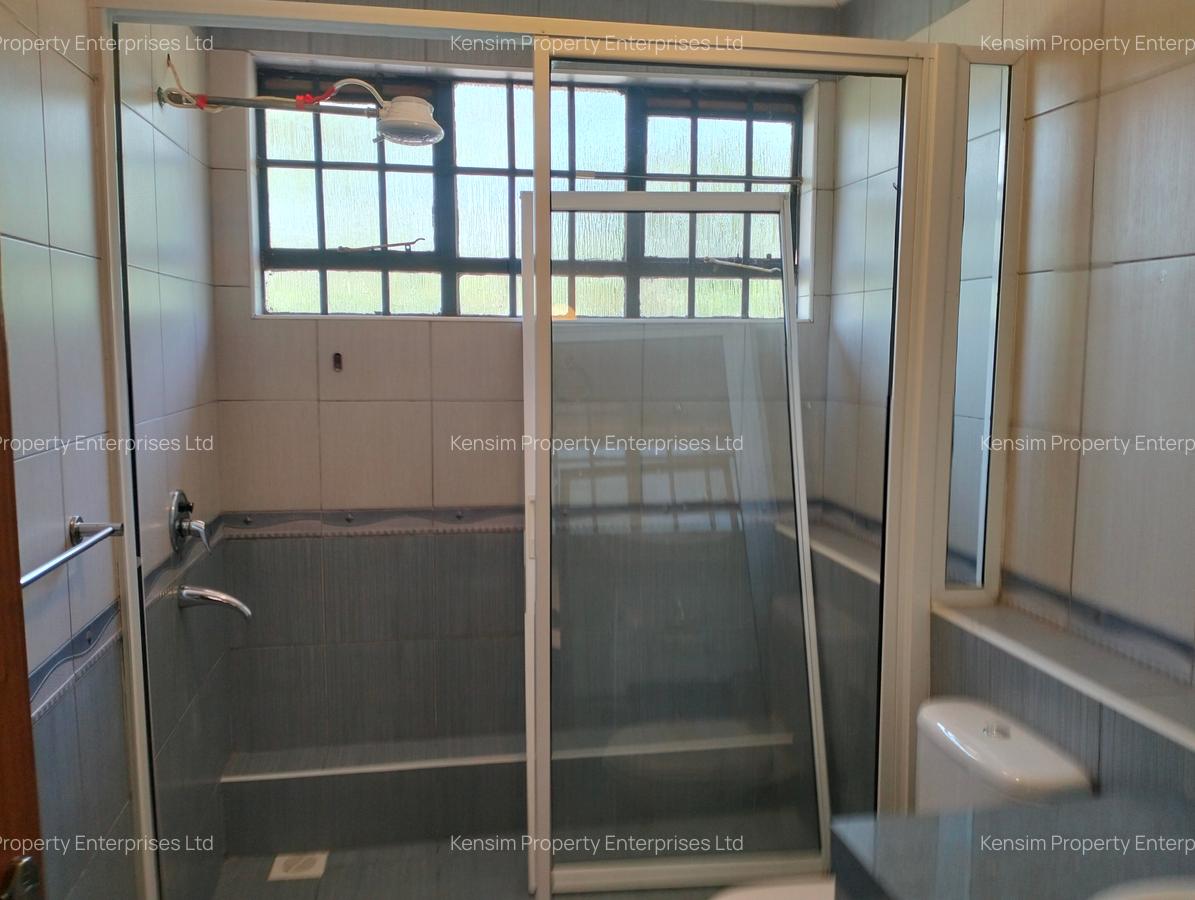 4 Bed Townhouse with En Suite in Lavington - 20