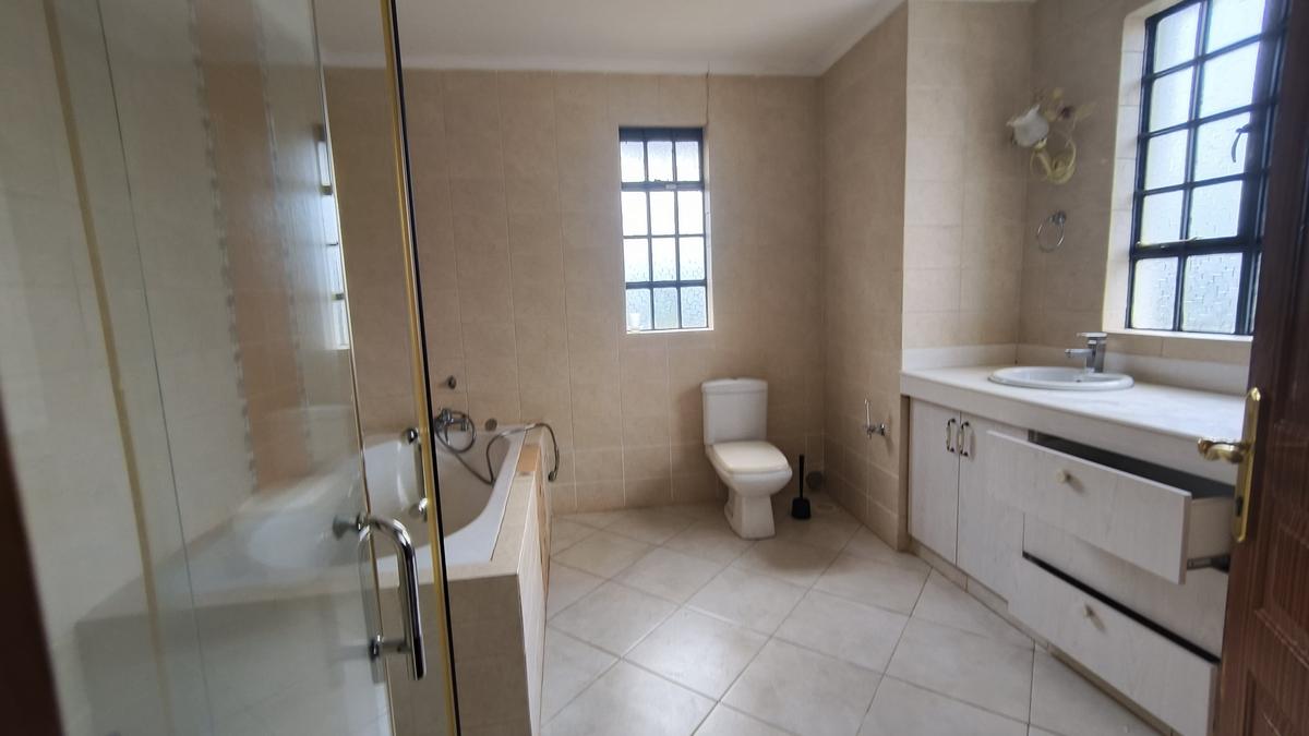 5 Bed House with En Suite in Kitisuru - 14