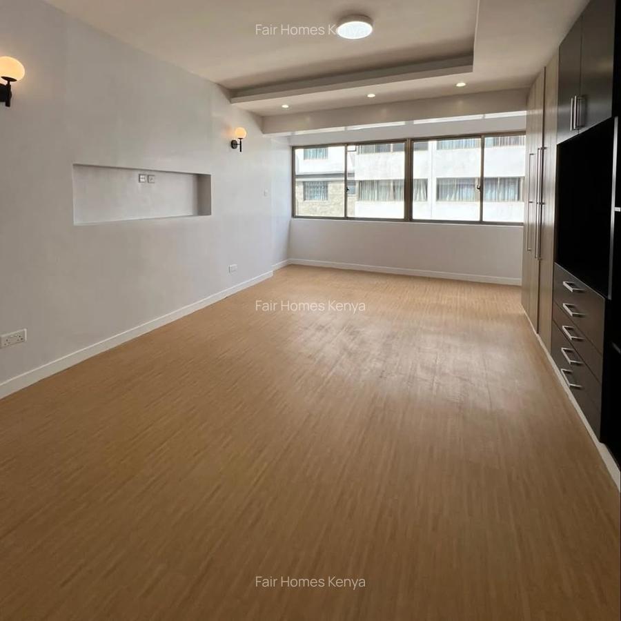 4 Bed Apartment with En Suite at Hatheru Road - 12