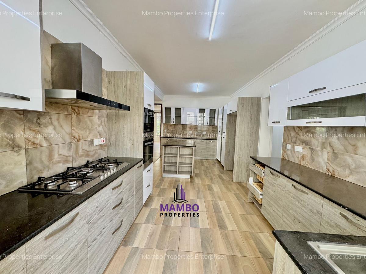 4 Bed Townhouse with En Suite at Westlands - 5