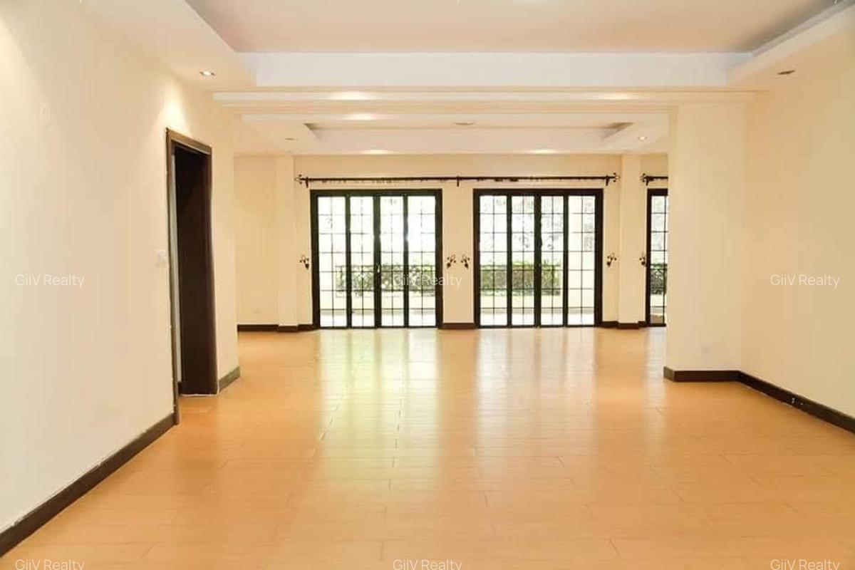 3 Bed Apartment with En Suite in Riverside - 6