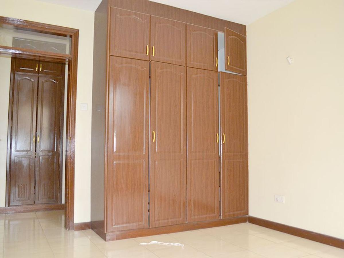 3 Bed Apartment with En Suite at Sports Road - 12