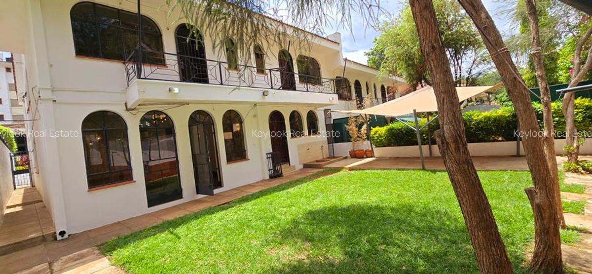 5 Bed Townhouse with En Suite at Riverside Garden - 2