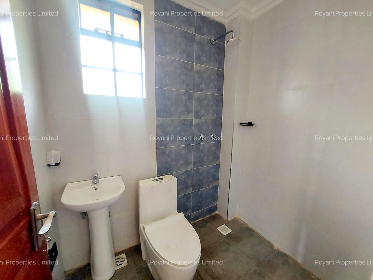 3 Bed Villa with En Suite at Fourways Junction - 18