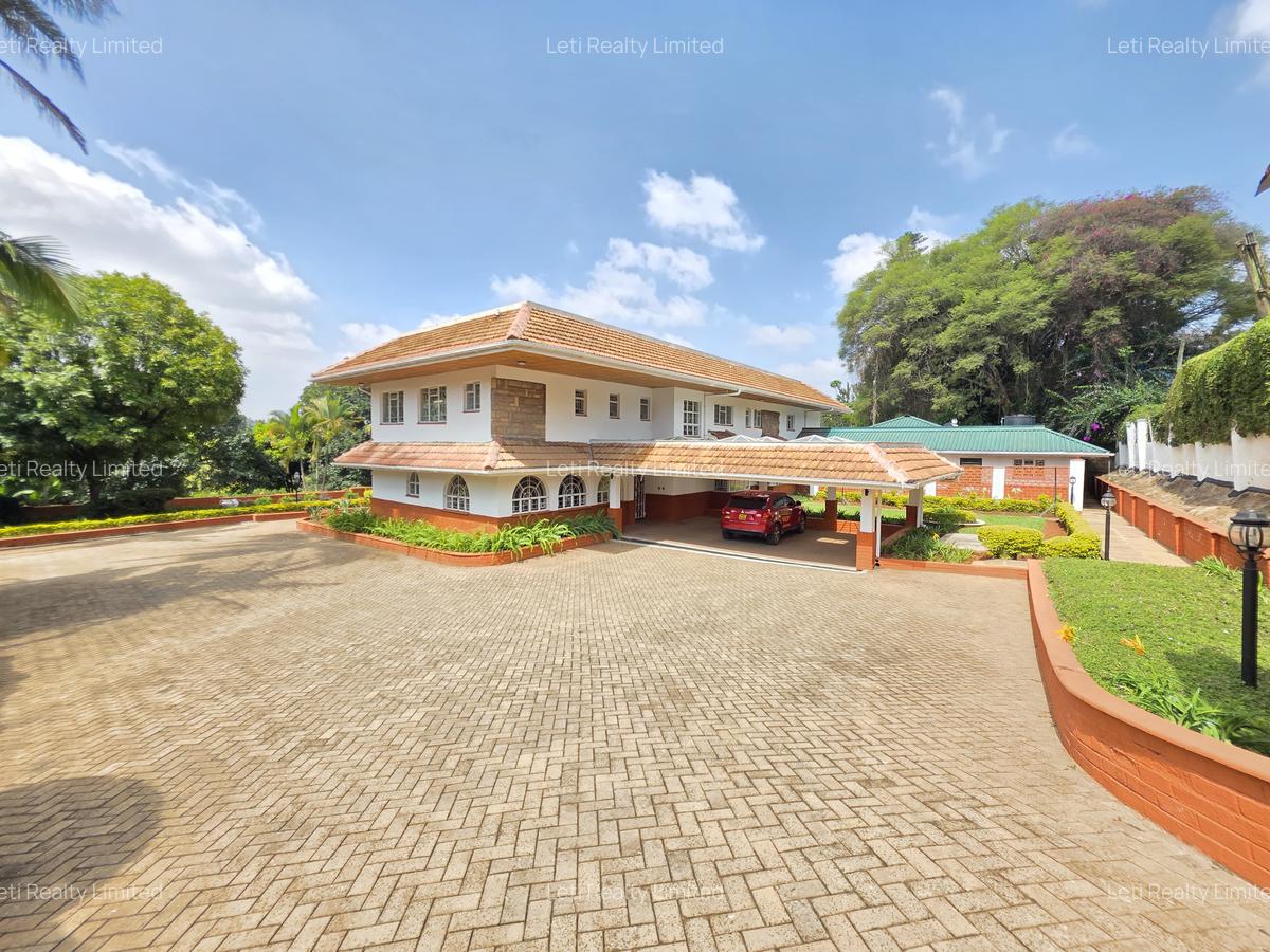 10 Bed House with En Suite in Lavington - 7