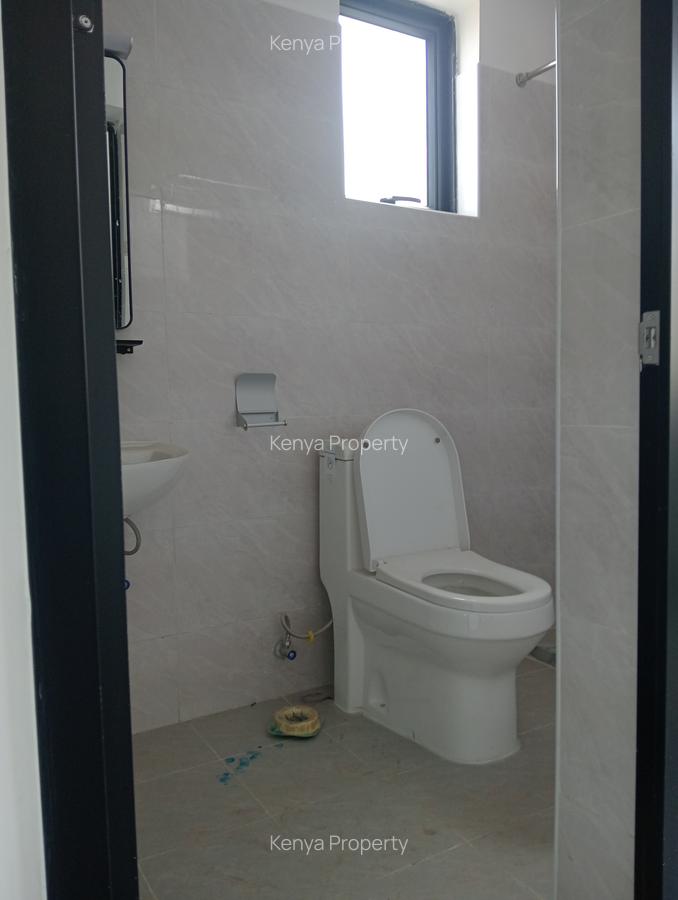 2 Bed Apartment with Swimming Pool in Kilimani - 20