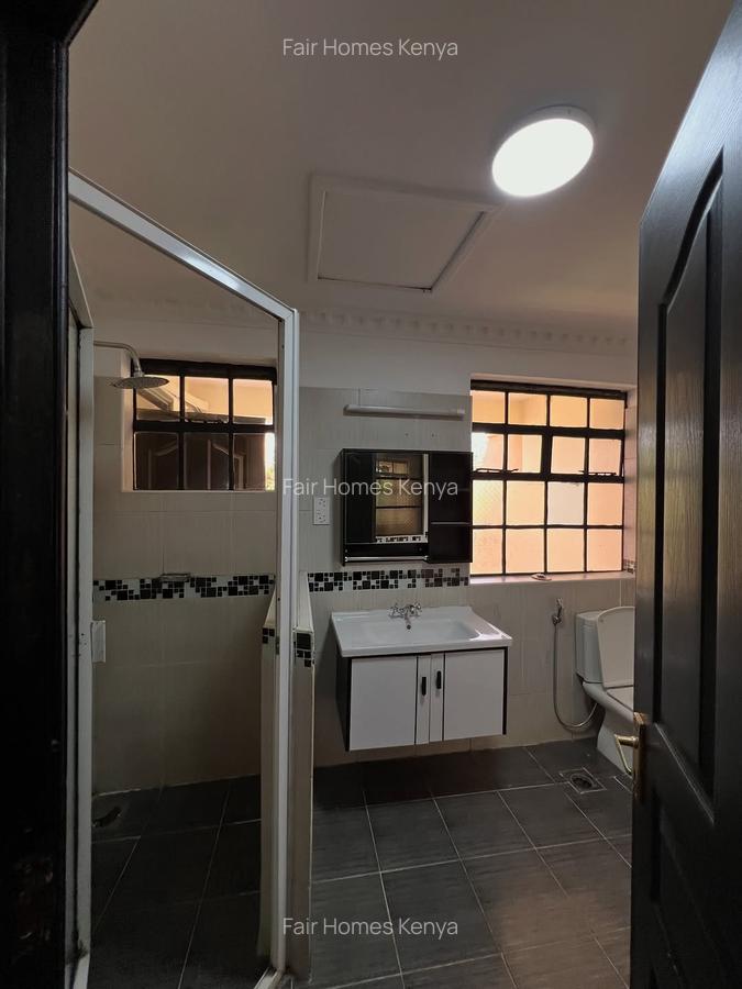 5 Bed Townhouse with En Suite at Convent Drive - 7