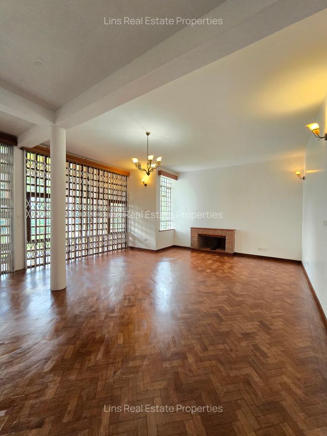 5 Bed House with En Suite in Runda - 13